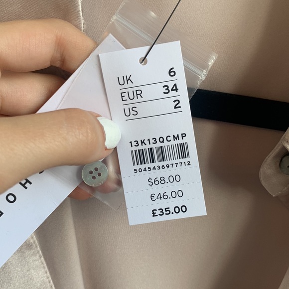 Button Up tied bottom blouse - Picture 3 of 4